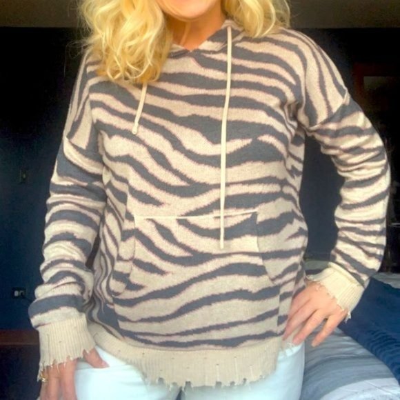 Fate Women's Hooded Sweater Long Sleeves Zebra Printed Tan Black Size Medium - Picture 1 of 8